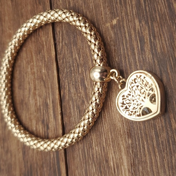 B1910 openwork lace heart charm bracelet - Picture 1 of 2